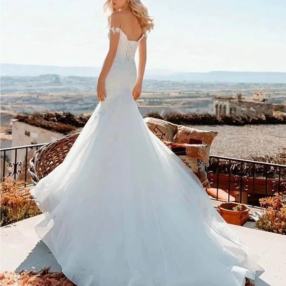 ✨NEVER WORN✨ Off Shoulder, White Lace Wedding Dress - Picture 11 of 13